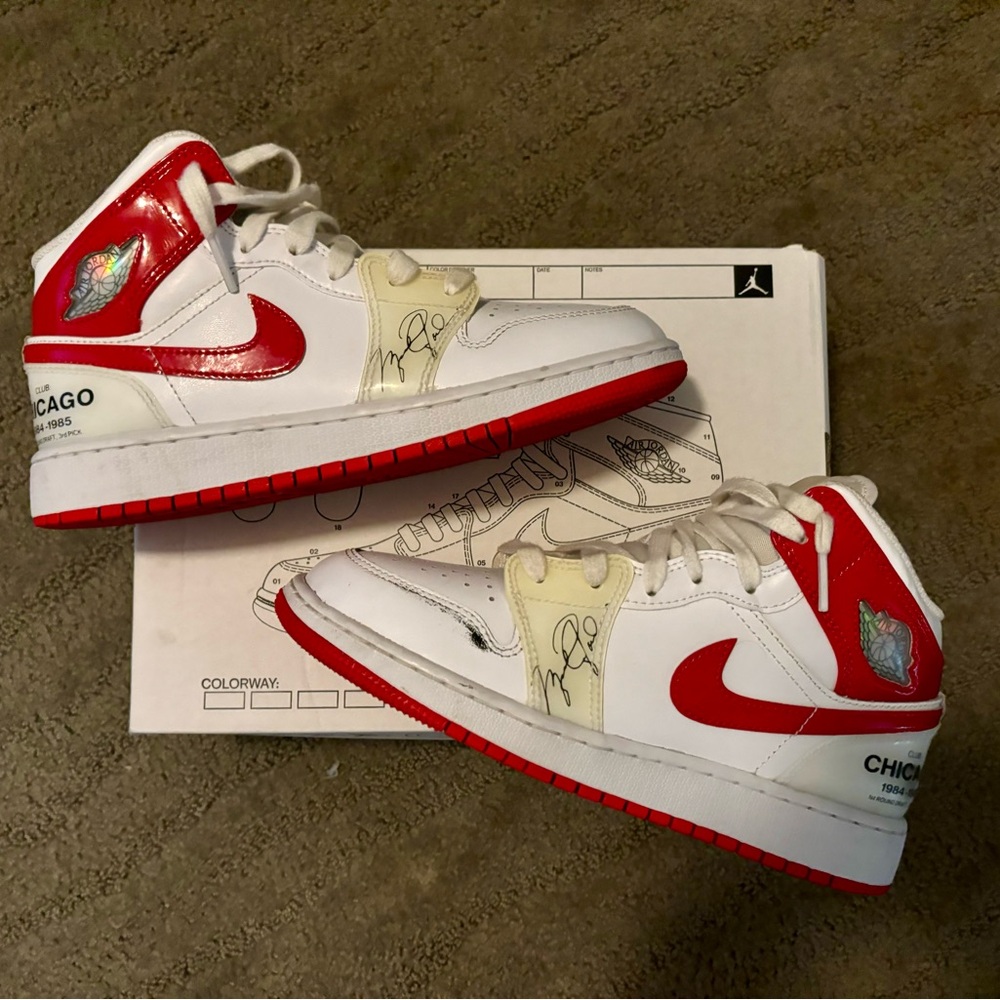 Jordan 1 Rookie season size 7 woman’s 5.5 men’s amazing condition WORN ONCE